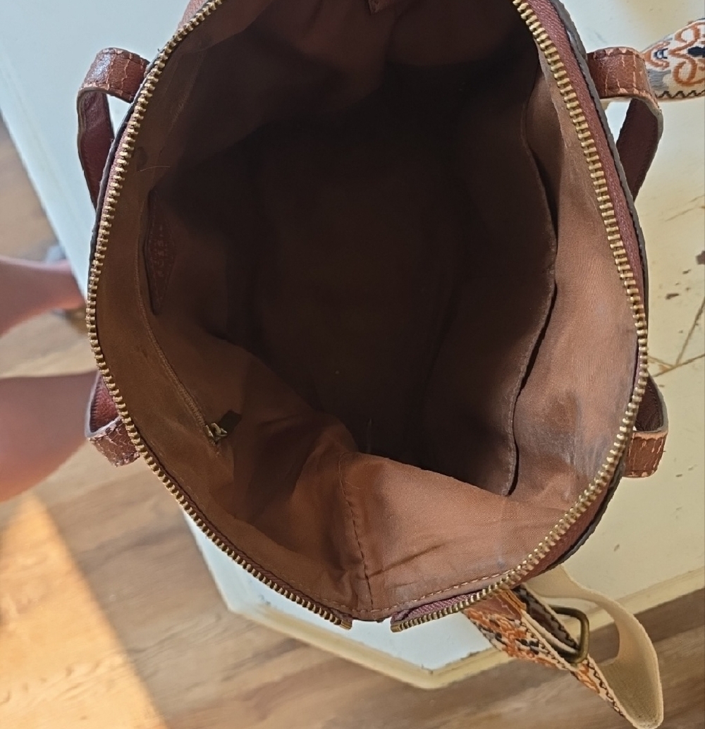 Fossil Chestnut Brown Leather Tote with Patterned Shoulder Strap - Picture 5 of 5